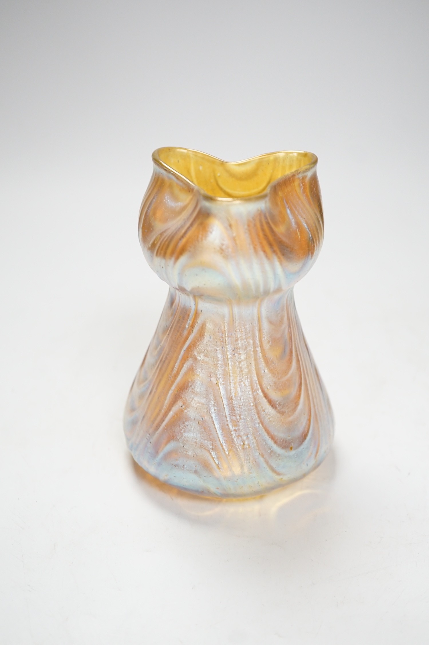 A Loetz iridescent glass vase, 14cm